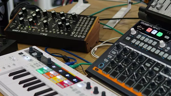 synthesizer musical instrument produces SOUND