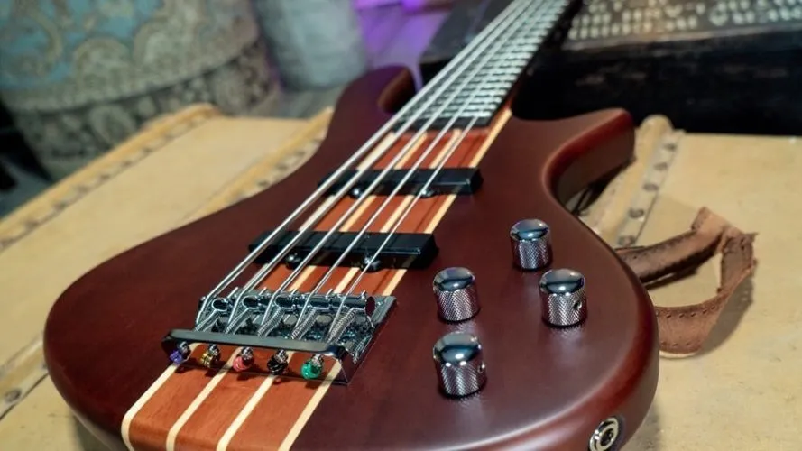 The 7 Best Bass Guitar Brands in the History of Music