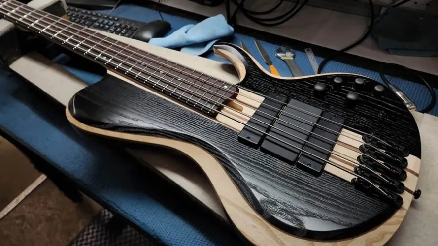 The 7 Best Bass Guitar Brands in the History of Music