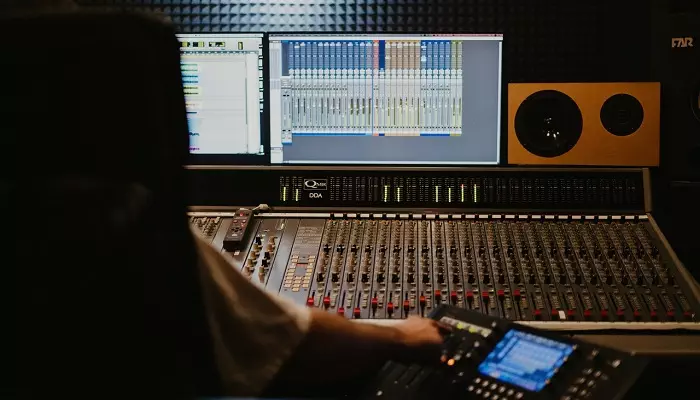How Much Does Music Mastering Cost? Breakdown & Alternatives