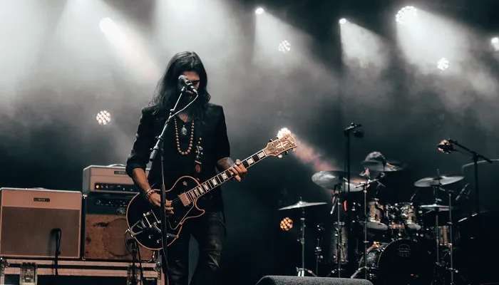 What Is Alternative Music? Definition, Characteristics, Artists & Examples